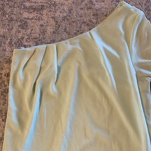 Green one shoulder dress - Picture 2 of 2